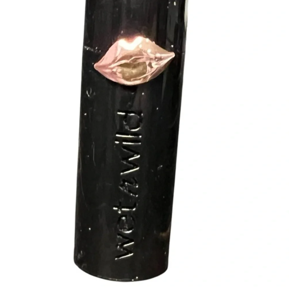 Wet n Wild Megalast Matte Lipstick 1676E Cosmopolitan Brand‎ New Sealed